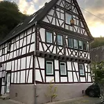 Schoene Altes Gebaelk Fachwerkhaus