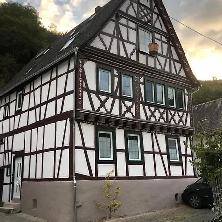 Schoene Altes Gebaelk Fachwerkhaus