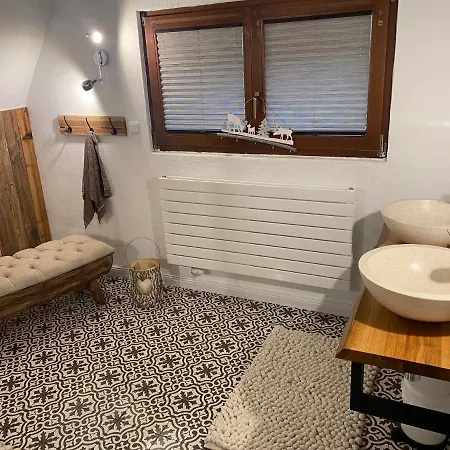 Schoene Altes Gebaelk Fachwerkhaus * Бахарах